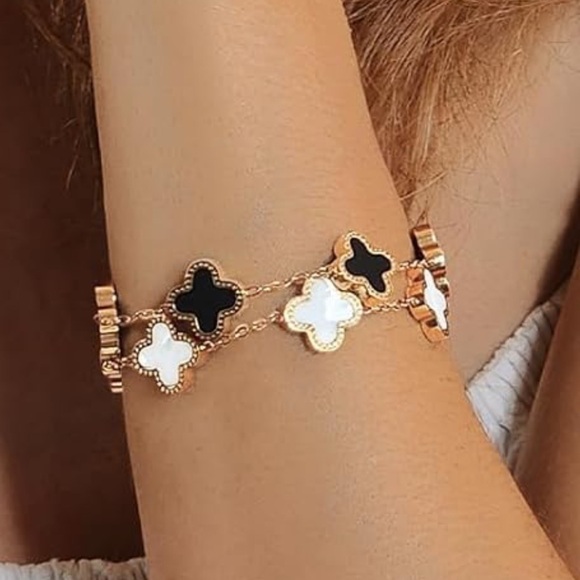 NIB Set of 2 Clover bracelets new in sealed box and never worn - Picture 4 of 4
